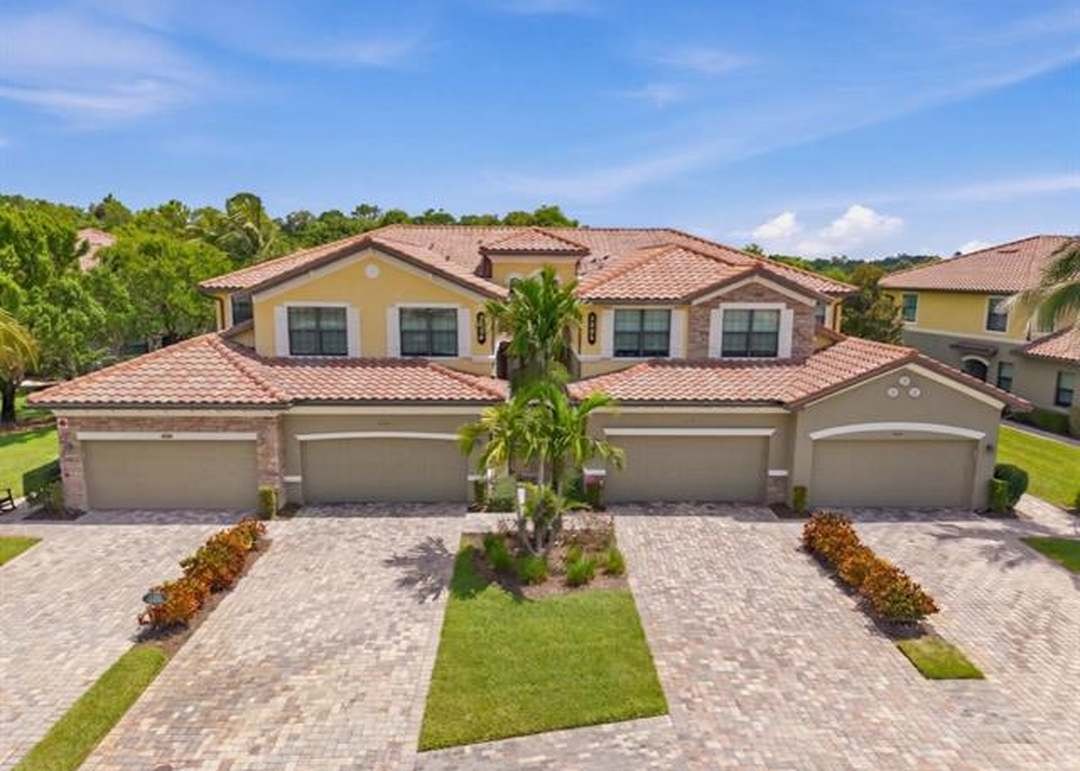 Building exterior, 9502 Napoli Ln #26201